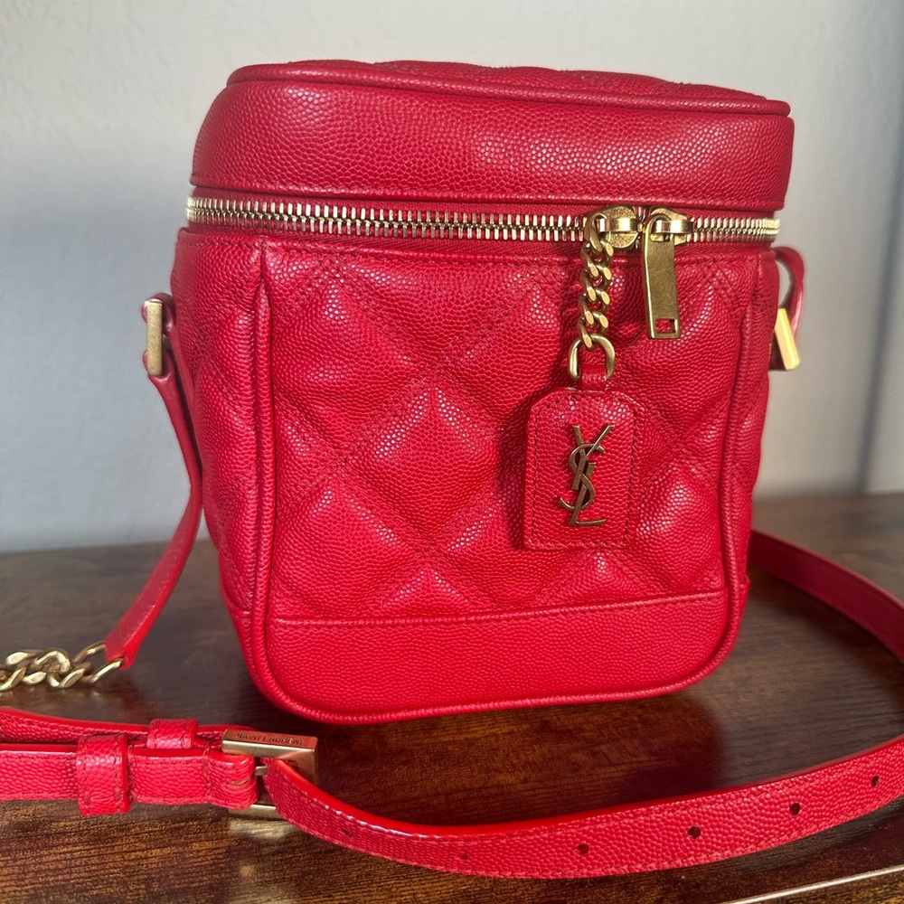 YSL Saint Laurent Red Quilted Leather 80s Vanity Crossbody with Gold Hardware - Picture 3 of 13